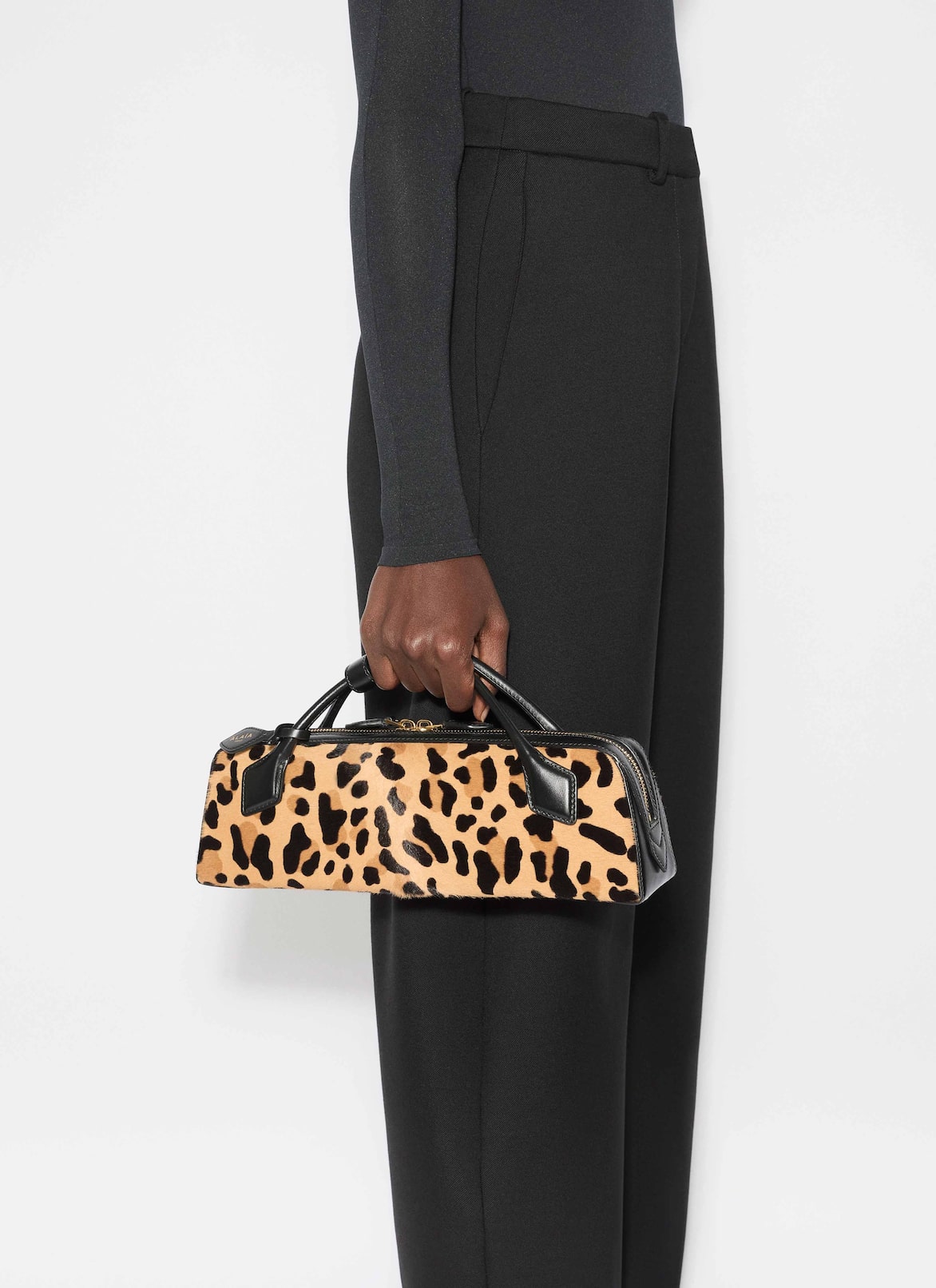 LE TECKEL CLUTCH IN LEOPARD HAIRCALF ALAÏA BROWN LE TECKEL CLUTCH IN LEOPARD HAIRCALF